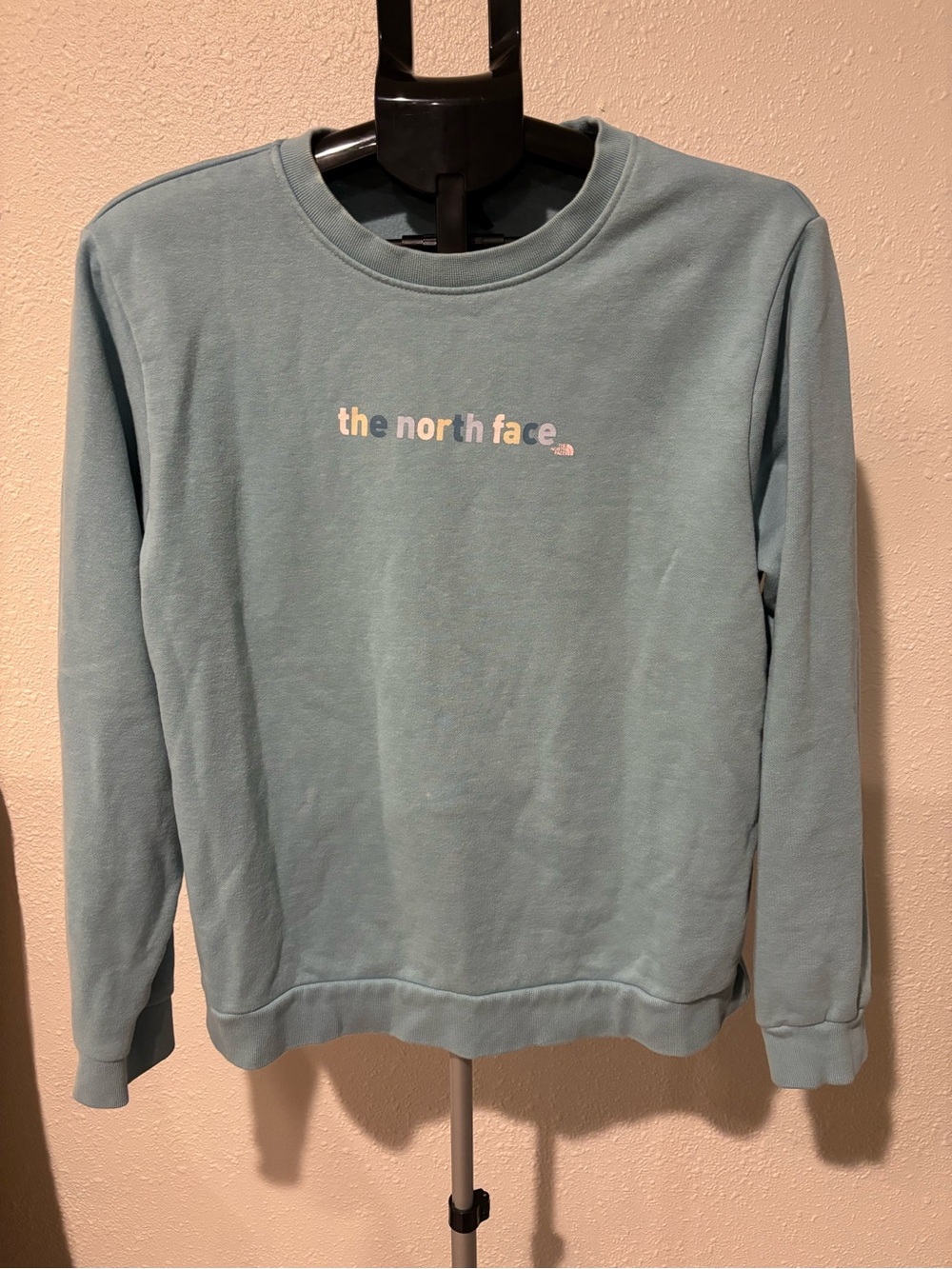 The North Face Women’s Crewneck Sweatshirt - Dusty Blue